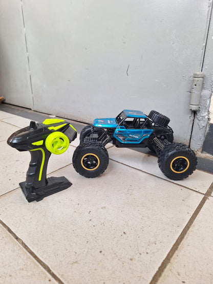 RC Monster Truck Car 4WD Off-road Remote Control Car Gift Hobby Drift stunt Car